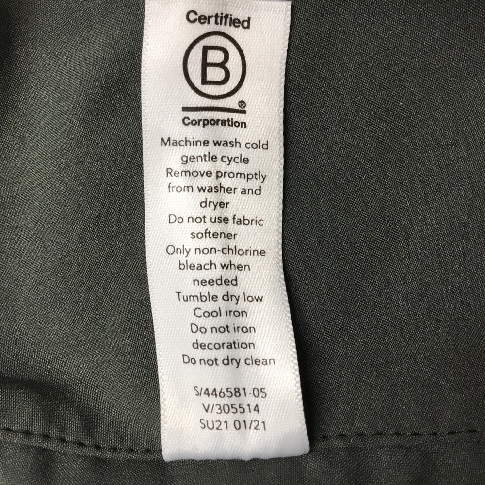NWT ATHLETA Printed Mesh Racer Run Short 4” Size XL - Picture 10 of 10